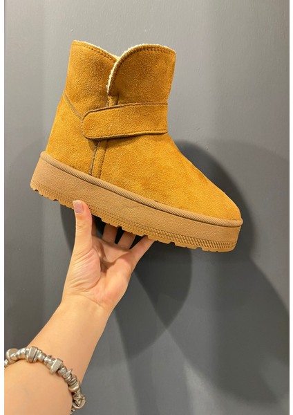 Uggg Model Yüksek Taban Içi Tüylü Süet Kışlık Kadın Botu Cırt Bantlı