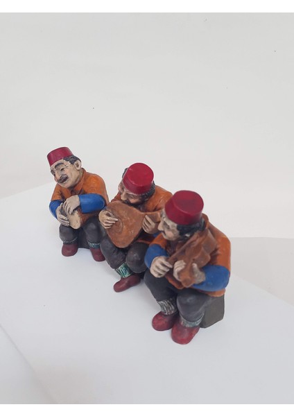 Kırmızı Fesli Üçlü Çalgıcı Minyatürü Özel Tasarım fırsatları