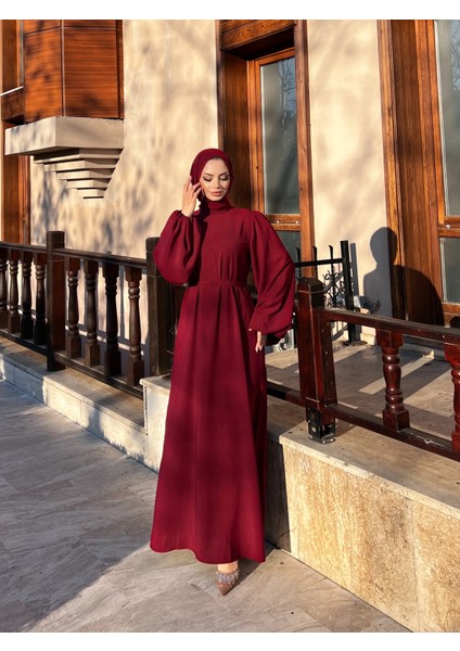 Kırmızı Meri Abaya