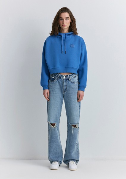 Mavi Patch Logo Kapüşonlu Mavi Crop Sweatshirt 1S10305-70885