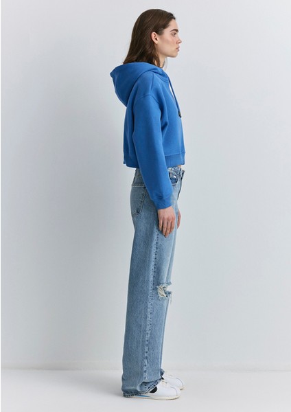 Mavi Patch Logo Kapüşonlu Mavi Crop Sweatshirt 1S10305-70885