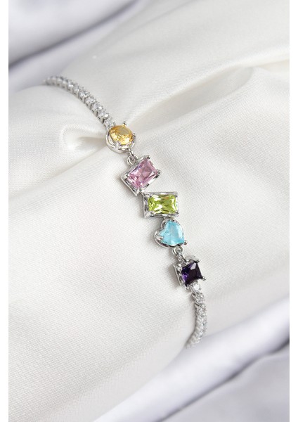 Pirinç Renkli Zirkon Taşlı Geometrik Model Gümüş Renk Kadın Bileklik modelleri