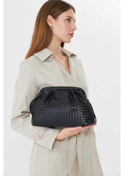 Liora Siyah Örgü Detaylı Portföy Kadın Omuz, Kol ve El Çantası