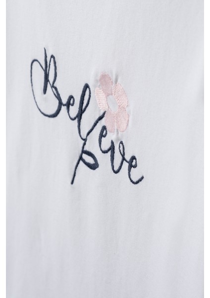 Kız Çocuk Nakış Detaylı Beyaz Tişört modelleri