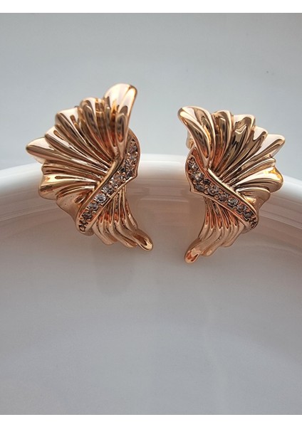 Kanat Model Zirkon Taş Detaylı Roze Gold Kadın Küpe – Zarif, Anlamlı ve Dayanıklı Tasarım fırsatları