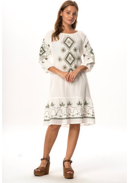 Yarım Kol Vual Yeşim Kemer Detaylı Nakışlı Kısa Yazlık Elbise Beyaz Byz