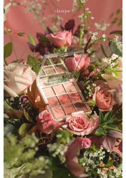 Mat ve Işıltılı Renk Seçenekleri Sunan Far Paleti Dasıque Shadow Palette (#02 Rose Petal)