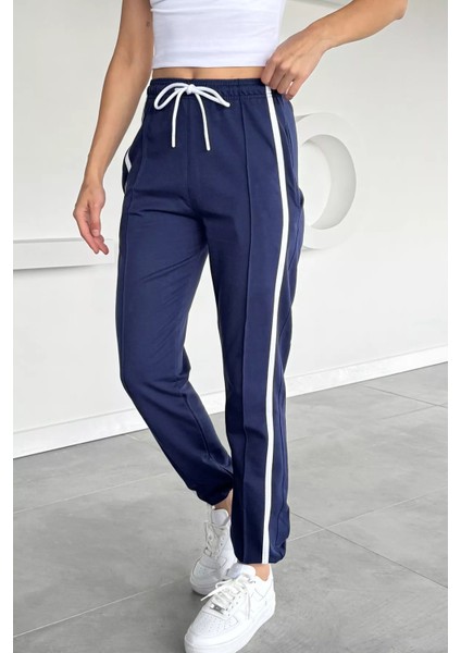 Kadın Bel ve Paça Lastikli Çimalı Şeritli Eşofman Altı P-00018642