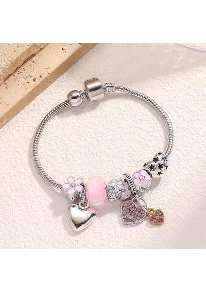 Pandora Tarz , Pembe Kalp Çiçek Sevgi Temalı Charmlı Bileklik, Ahşap Kutu Içerisinde