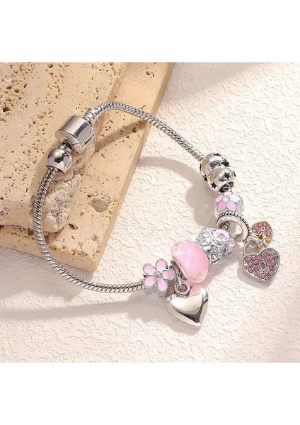 Pandora Tarz , Pembe Kalp Çiçek Sevgi Temalı Charmlı Bileklik, Ahşap Kutu Içerisinde fırsatları