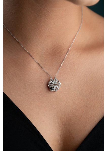 925 Ayar Gümüş Açılır Kapanır Mıknatıslı Baget Taşlı 4 Yapraklı Yonca Şans Kolye fiyatları