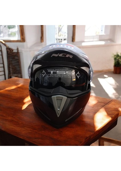 -158 Çene Açılır Gözlüklü E-Ce Belgeli Kask Parlak Siyah fırsatları