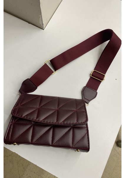 Kadın Siyah Çapraz Kapitone Çanta Capitone