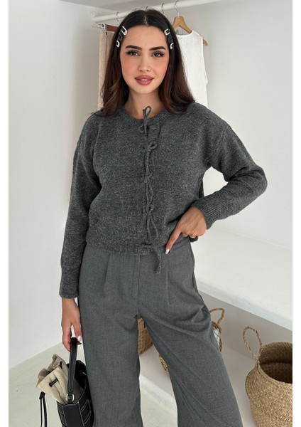 Kadın Fiyonk Detaylı Dokulu Triko – Yaratıcı & Şehirli Stil fiyatları