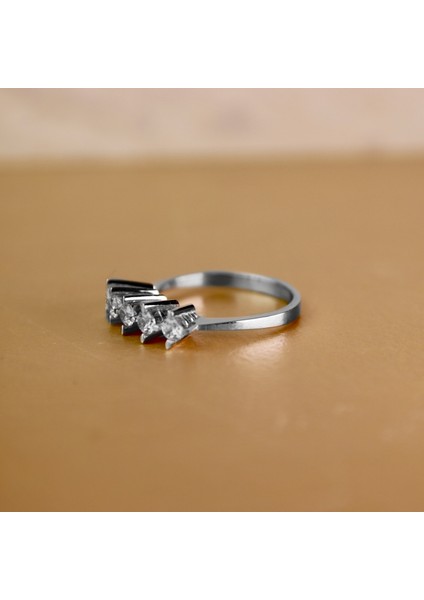 Badem Tırnak Pırlanta Modeli 925 Ayar Beştaş Gümüş Yüzük- Taşlar 3 mm modelleri