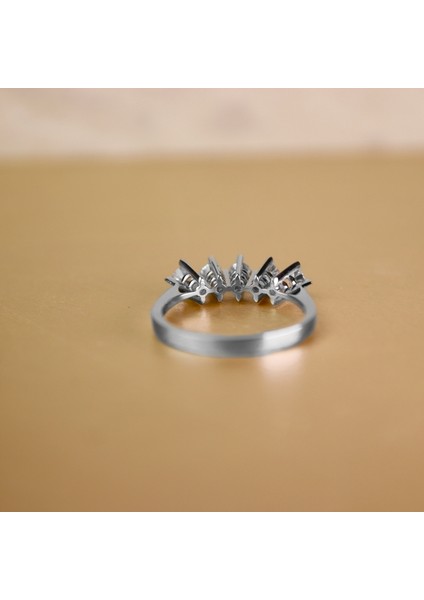 Badem Tırnak Pırlanta Modeli 925 Ayar Beştaş Gümüş Yüzük- Taşlar 3 mm