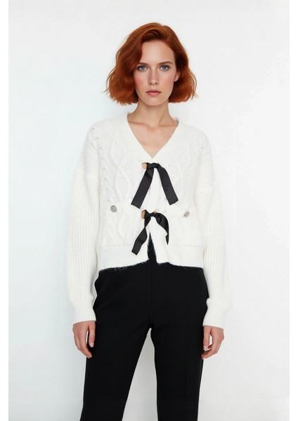 Kadın Regular Kalıp V Yaka Saç Örgü Desenli Düşük Kol Crop Triko Kazak Kurdele Fiyonk Detaylı fiyatları