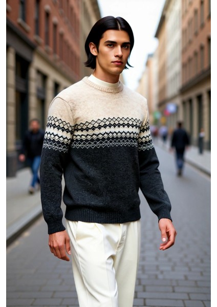 Erkek Fitted Etnik Desenli Bisiklet Yaka Triko Kazak Kış Günleri Için Ideal Şık ve Konforlu Bir