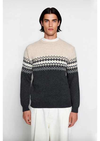 Erkek Fitted Etnik Desenli Bisiklet Yaka Triko Kazak Kış Günleri Için Ideal Şık ve Konforlu Bir fiyatları