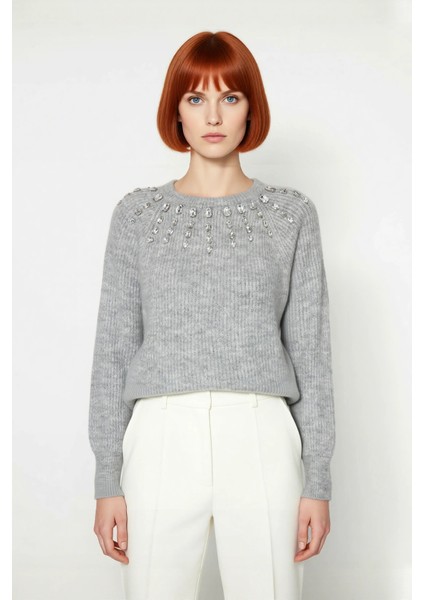 Kadın Regular Kalıp Yumuşak Dokulu Bisiklet Yaka Taş Detaylı Triko Kazak Kış Sezonu Için Modern fiyatları