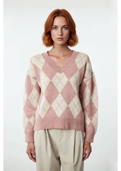 Kadın Ekru Gri Baklava Desen V Yaka Oversize Triko Kazak Kış Sezonu Günlük Stilinize Sıcak Dokunuş fiyatları