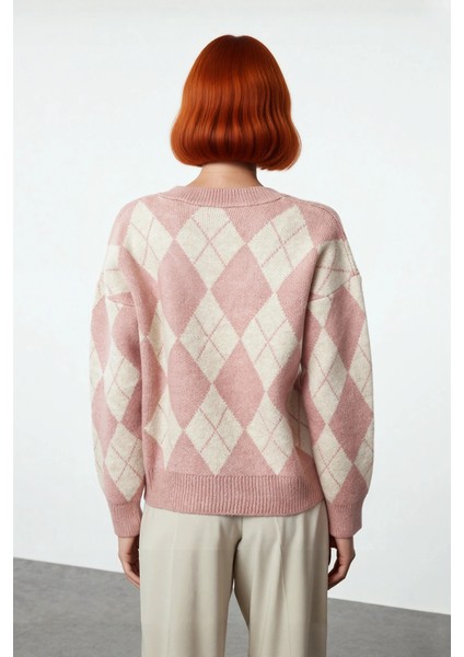 Kadın Ekru Gri Baklava Desen V Yaka Oversize Triko Kazak Kış Sezonu Günlük Stilinize Sıcak Dokunuş modelleri