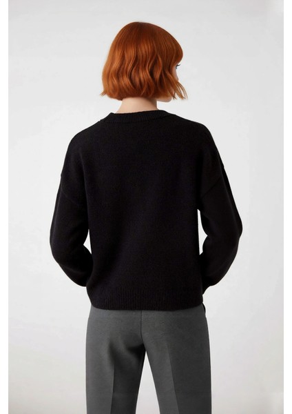 Kadın Modern Oversize Triko Kazak Bisiklet Yaka Düşük Kol Rahat ve Şık Görünüm Sağlar Kaliteli modelleri