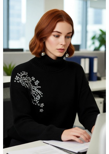 Kadın Balıkçı Yaka Regular Kalıp Taş Detaylı Triko Kazak Orta Kalınlık Kış ve Sonbahar Için Ideal modelleri