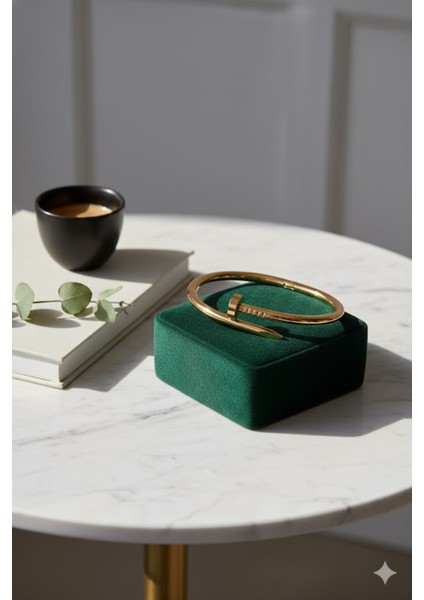 Çivi Çelik Bileklik Gold