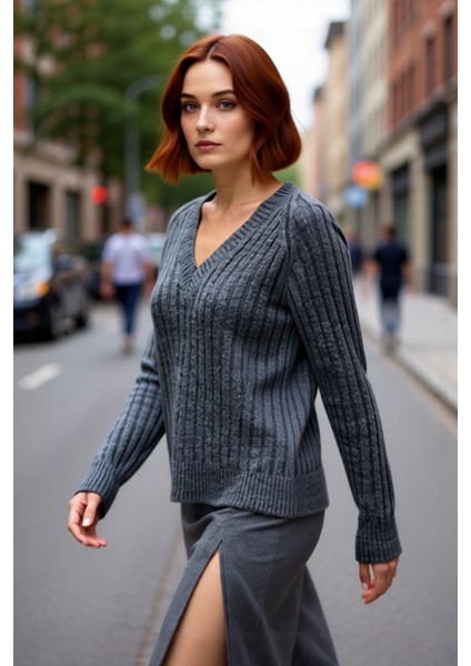 Kadın Regular Kalıp V Yaka Fitilli Reglan Kol Triko Kazak Kış Aylarında Modern ve Rahat Giyim