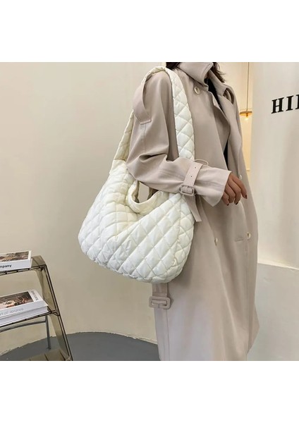 Siyah Kadın Omuz Çantaları Kış Uzay Aşağı Çanta Bulut Omuz Çantası Kadın Saf Renk Kapitone Büyük Crossbody Çanta (Yurt Dışından) fırsatları