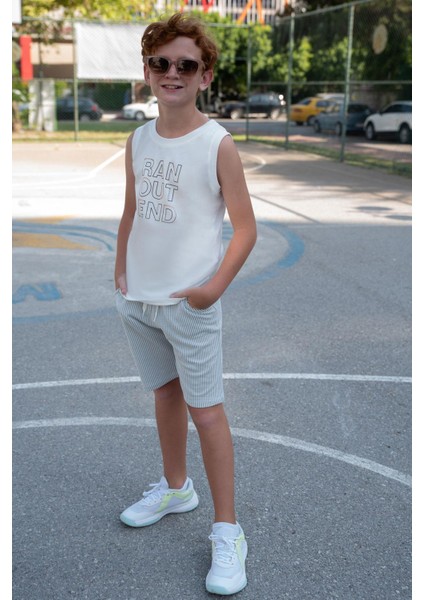 Erkek Çocuk Şortlu Takım Sıfır Kollu Yazı Baskılı Bağcık Aksesuarlı 8-14 Yaş, Beyaz