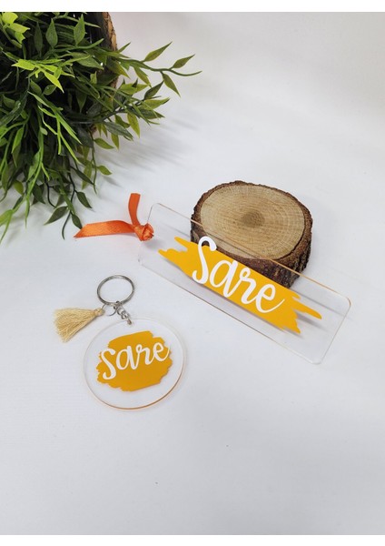 Isme Özel Kişiye Özel Turuncu Detaylı Pleksi Kitap Ayracı ve Anahtarlık Seti