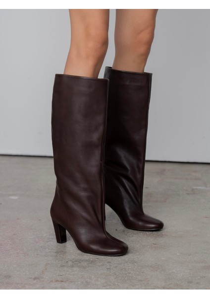 Nuvin Kahve Hakiki Deri Kadın Çizme