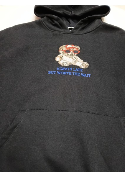 Ayıcık Desenli Kapüşonlu Ön Cep Detaylı Rahat Sweatshirt modelleri