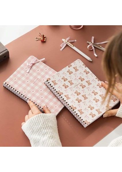 Spiralli Karton Kapak 2’li Set Kareli Okul Defteri 80 Yaprak, Ders Programlı Ayıcık