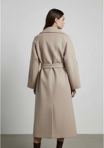 Kadın Bej Astarlı Kemerli Cepli Uzun Kaban – Şık ve Klasik Tasarım modelleri