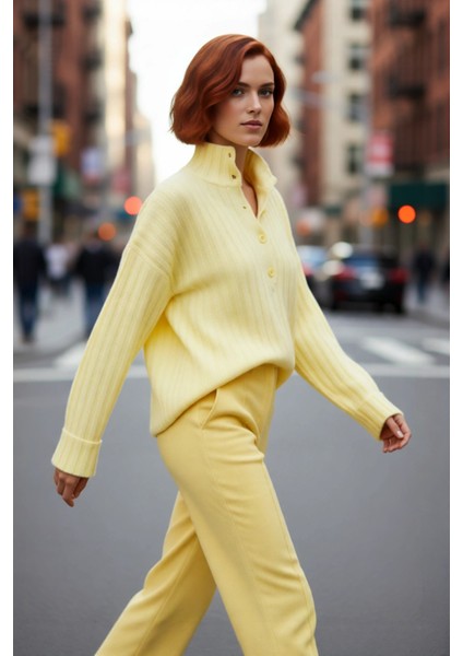 Kadın Casual Fitilli Triko Kazak Orta Kalınlık Dik Yaka Düşük Kol Rahat ve Trend Kış Stili fırsatları