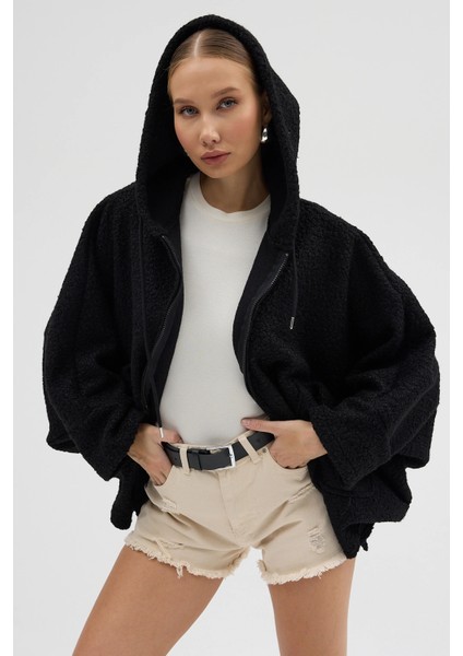 Kadın Siyah Kapüşonlu Çift Cepli Oversize Buklet Ceket Mont