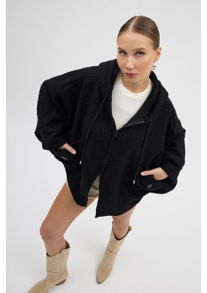 Kadın Siyah Kapüşonlu Çift Cepli Oversize Buklet Ceket Mont fiyatları