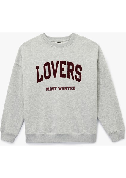 Uzun Kollu Bisiklet Yaka Peluş Aplike Detaylı Baskılı Sweatshirt modelleri