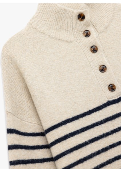 Uzun Kollu Dik Yaka Yarım Düğmeli Triko Oversize Çizgili Kazak indirimleri