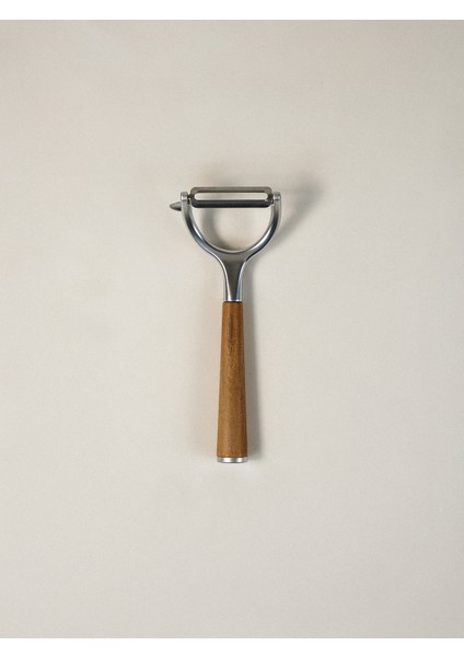 Lyra Akasya Saplı Soyucu