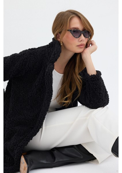 Kadın Siyah Tek Düğmeli Çift Cepli Astarlı Buklet Kaşe Kaban indirimleri