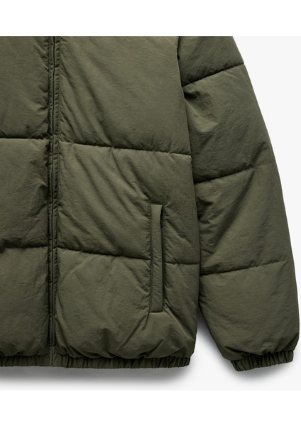 Uzun Kollu Cep Detaylı Fermuarlı Kapşonlu Şişme Mont