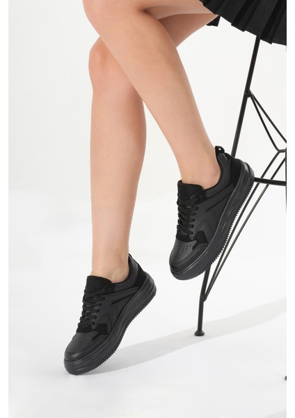 Kadın Siyah Termo Taban Bağcıklı Spor Ayakkabı fiyatları