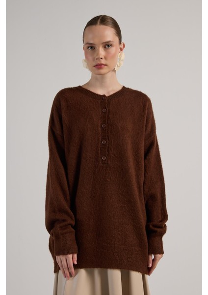 Kadın Kahve Düğme Detaylı Oversize Yumoş Kazak 30031 modelleri