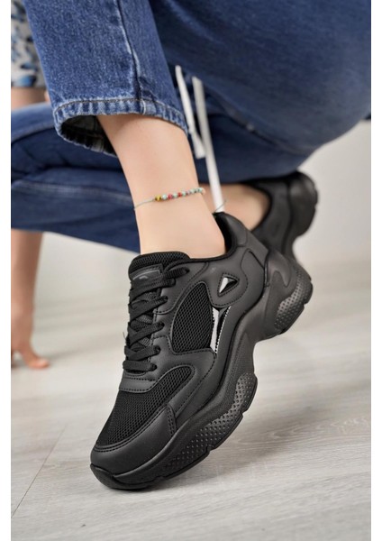 Kadın Poli Taban Yanı Şeritli Bağcıklı Sneaker modelleri