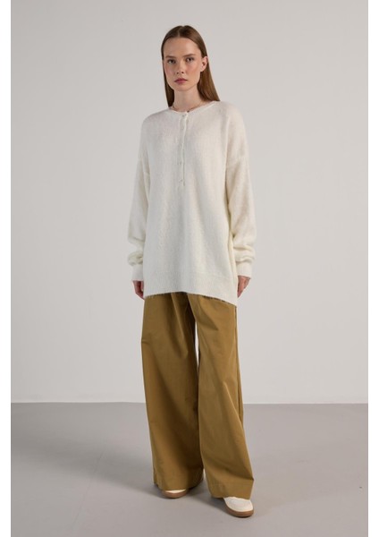 Kadın Ekru Düğme Detaylı Oversize Yumoş Kazak 30031 fiyatları