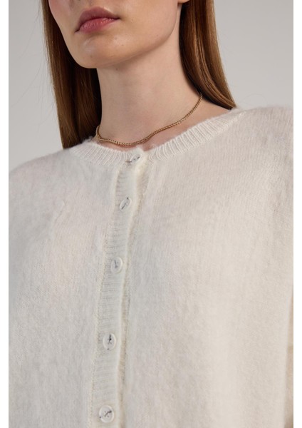 Kadın Ekru Düğme Detaylı Oversize Yumoş Kazak 30031